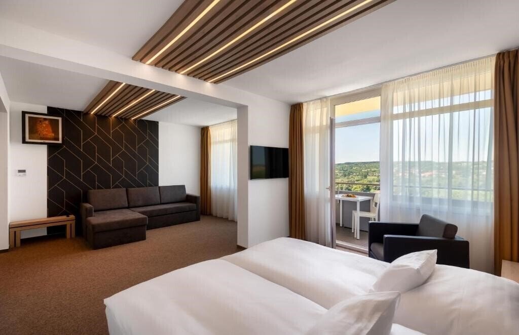 Изображение Hunguest Hotel Helios 4*