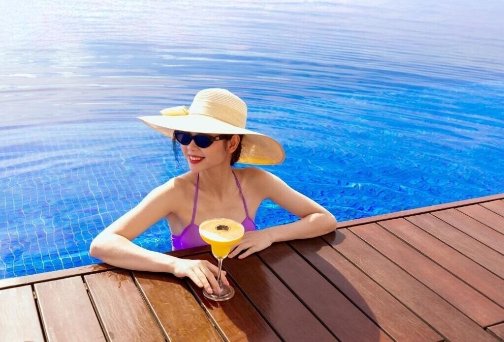 Картинка A La Carte Da Nang Beach 4*