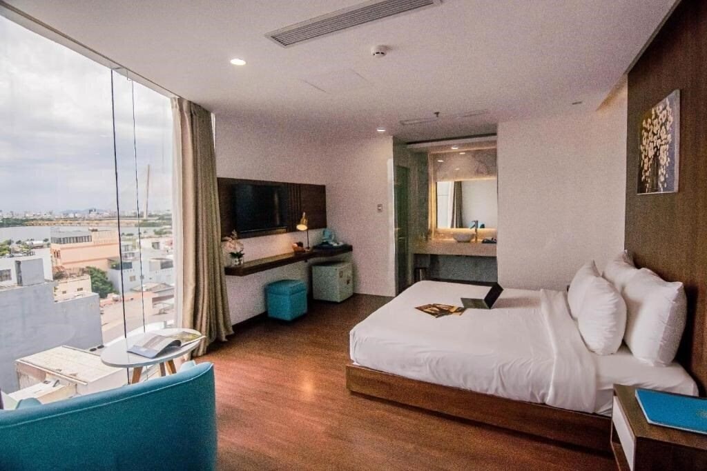 Отель Gold Central Hotel by Haviland 4*