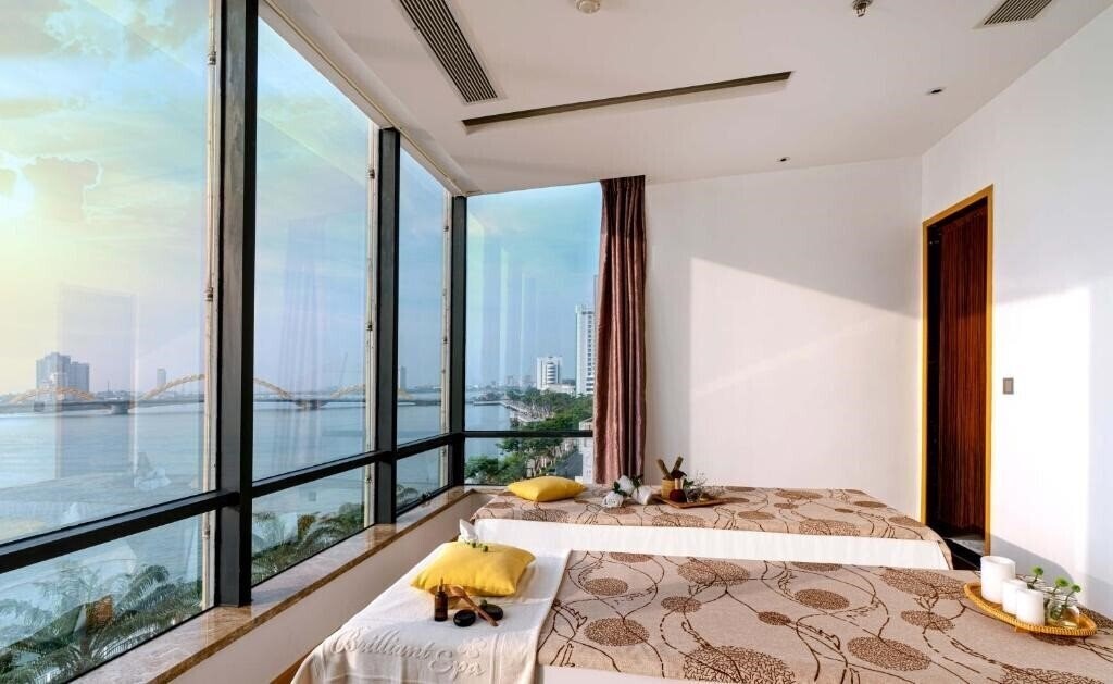 Brilliant Hotel Da Nang 4* суреті