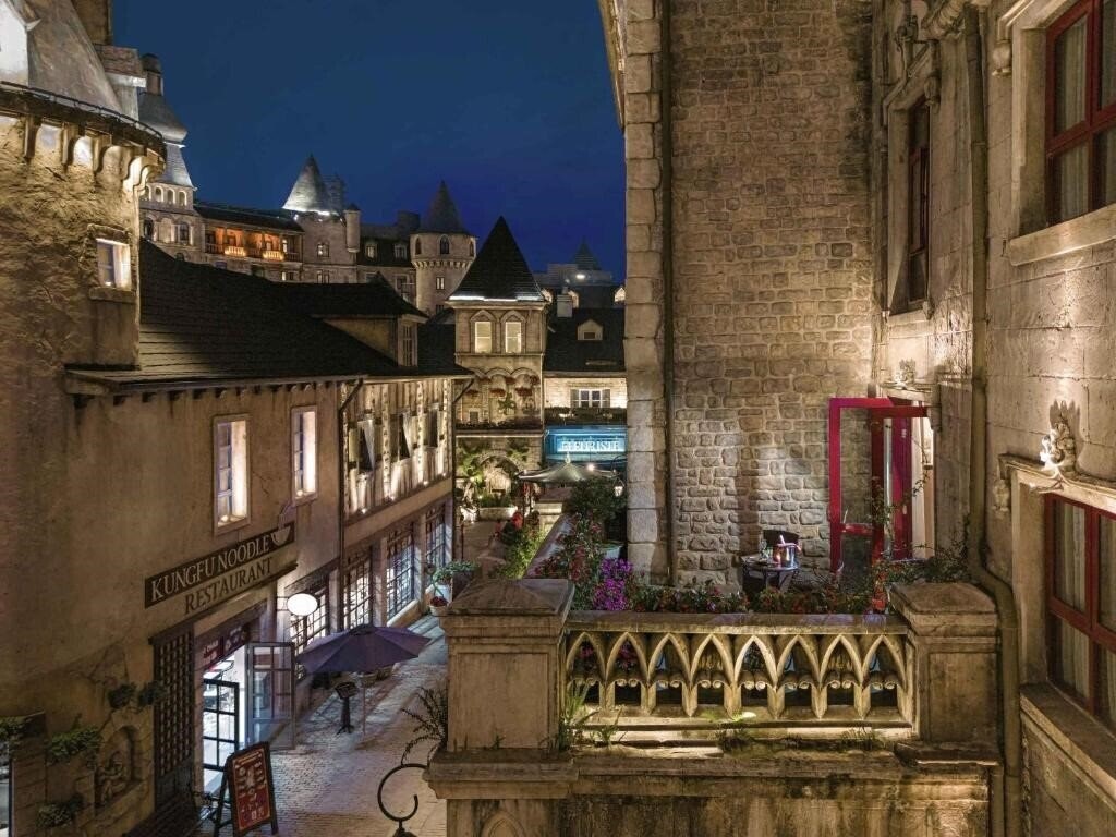 Фото Mercure Danang French Village Bana Hills (ex. Mercure Bana Hills) 4*