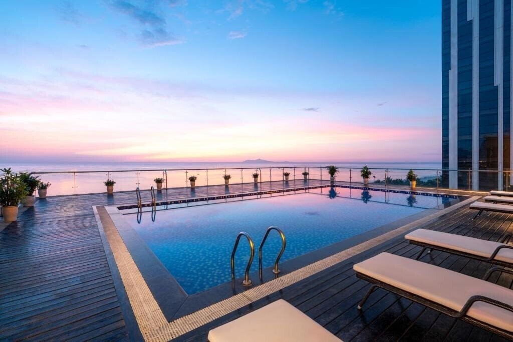 Фото Serene Beach Hotel 4*