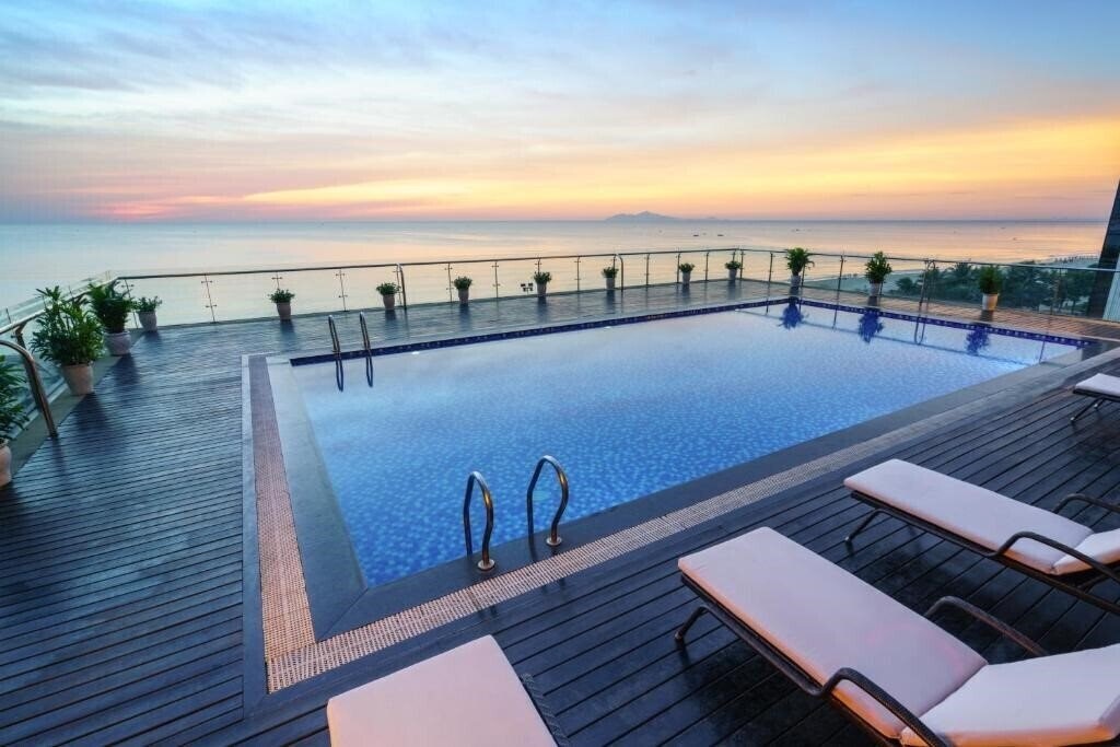 Serene Beach Hotel 4* қонақ үйі