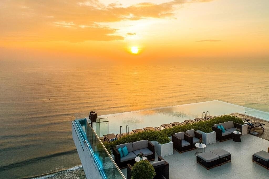 Отель Tms Hotel Da Nang Beach 4*