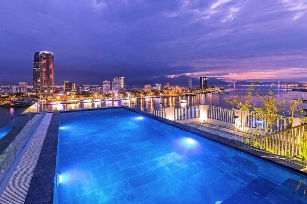Изображение Ibiza Riverfront Danang 4*