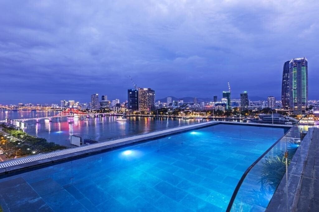 Картинка Ibiza Riverfront Danang 4*