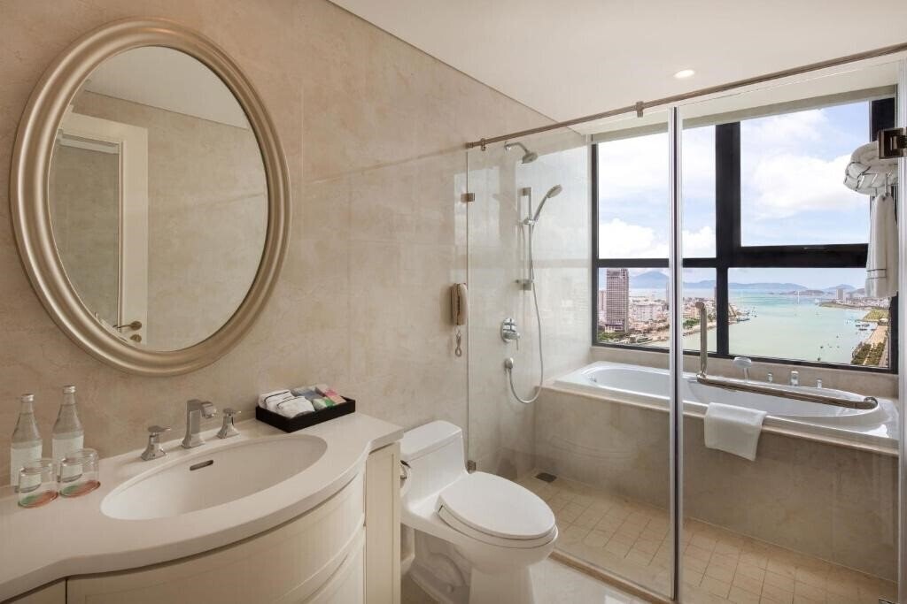 Melia Vinpearl Danang Riverfront 5* фотосуреті