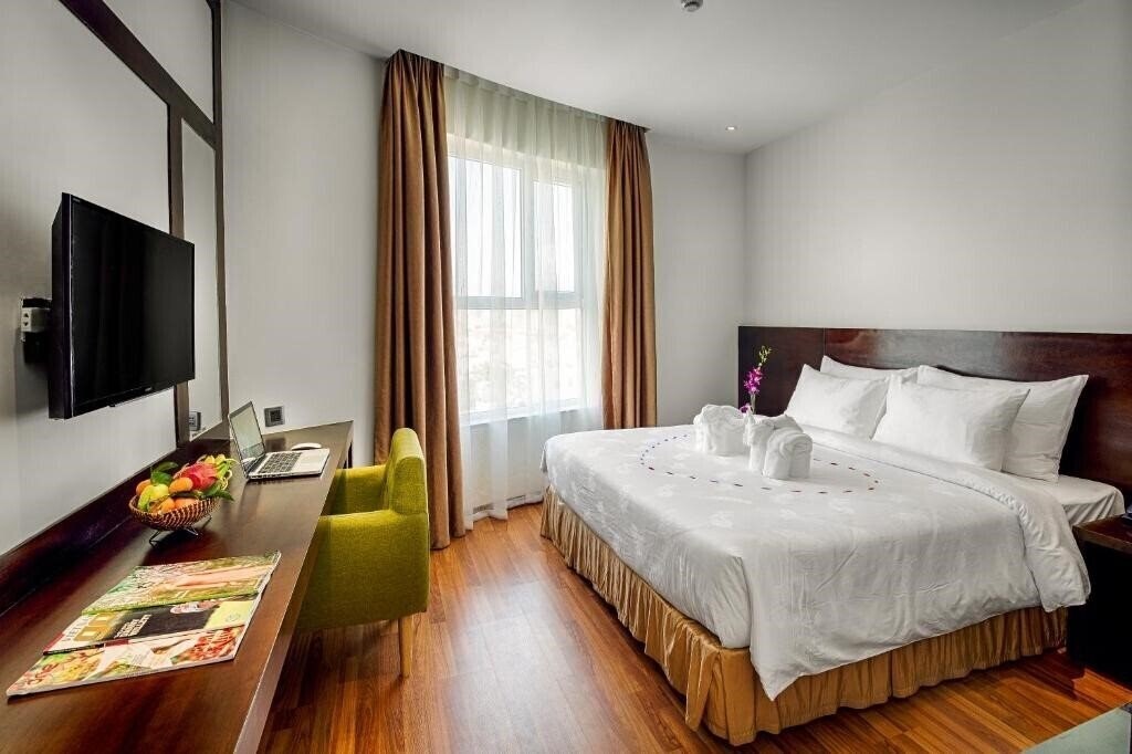 Отель Sofia Suite Hotel Da Nang 3*