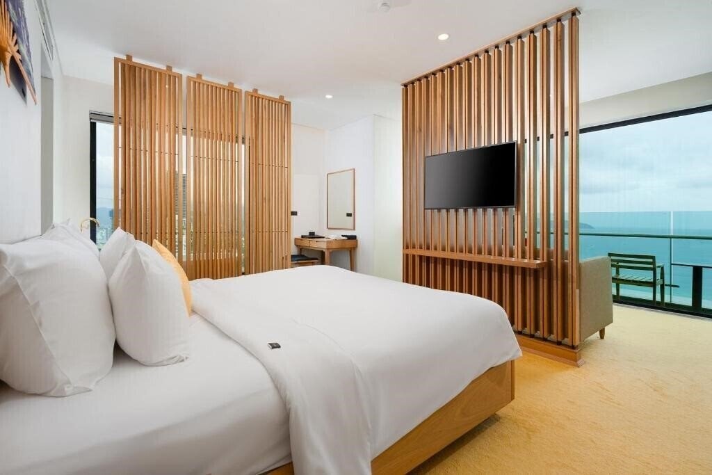 Картинка Sala Danang Beach Hotel 4*