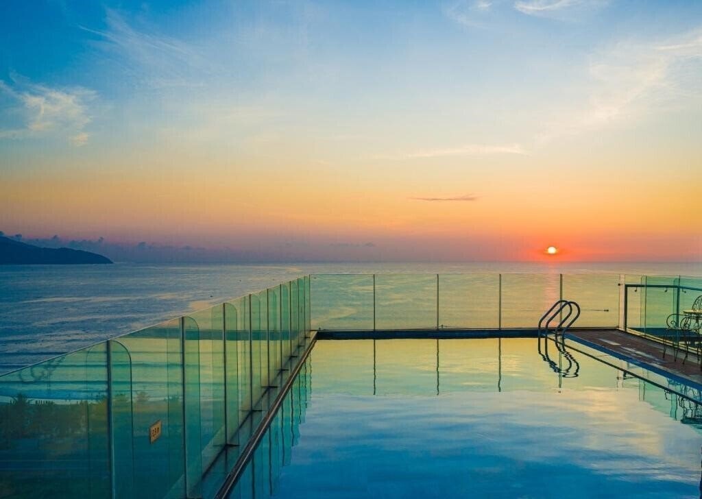 Отель Alani Hotel & SPA 4*