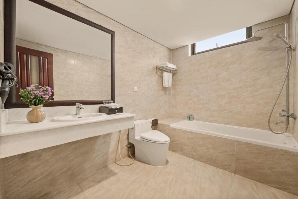 Lunar Hotel 4* суреті