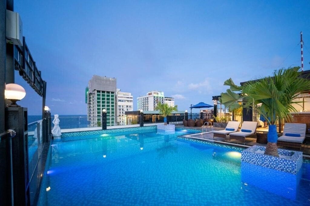 Отель The Sail Hotel Da Nang 4*