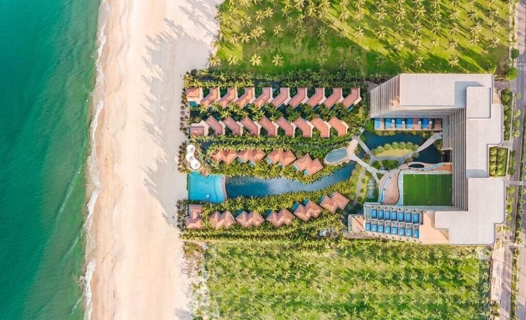 Отель Koi Resort & Residence 5*