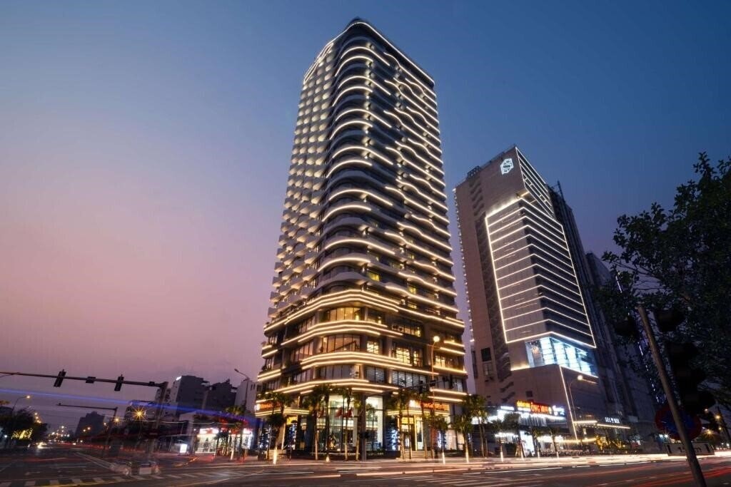Отель Hilton Garden Inn Da Nang 4*