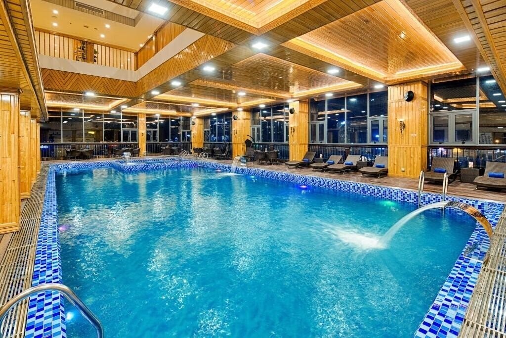 Nhu Minh Plaza Hotel 4* қонақ үйі