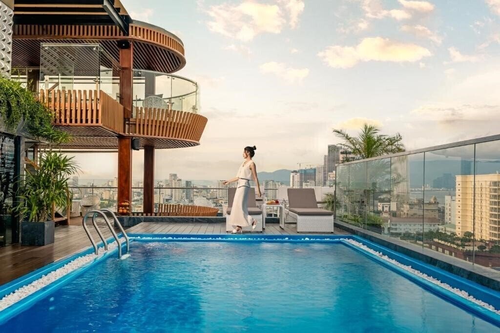 Mercy Emerald Hotel 4* фотосуреті