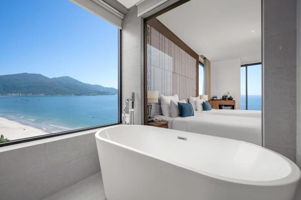 Картинка Peninsula Hotel Danang 5*