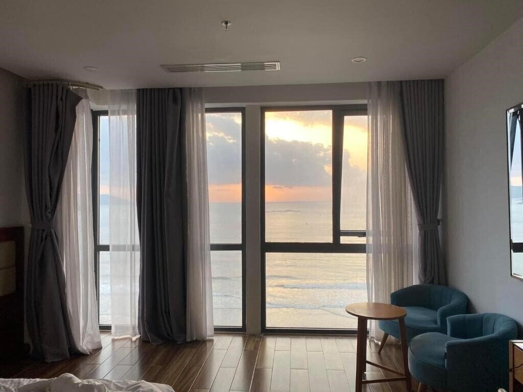 Картинка Alisia Beach Hotel Da Nang 3*