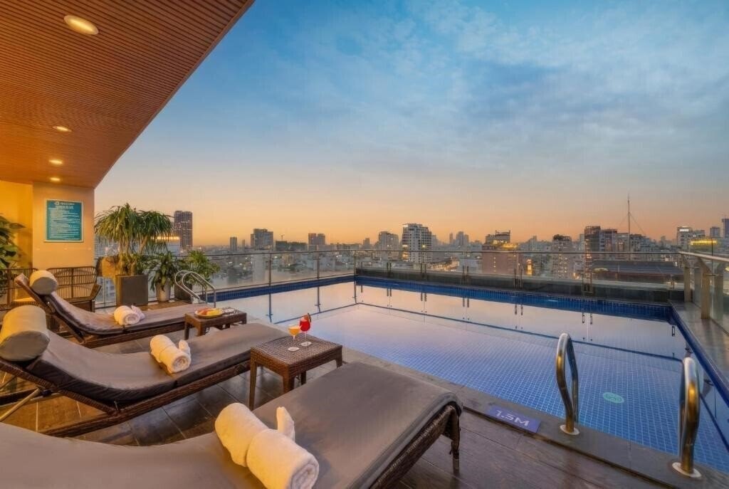 Отель Sana Danang Beach 4*