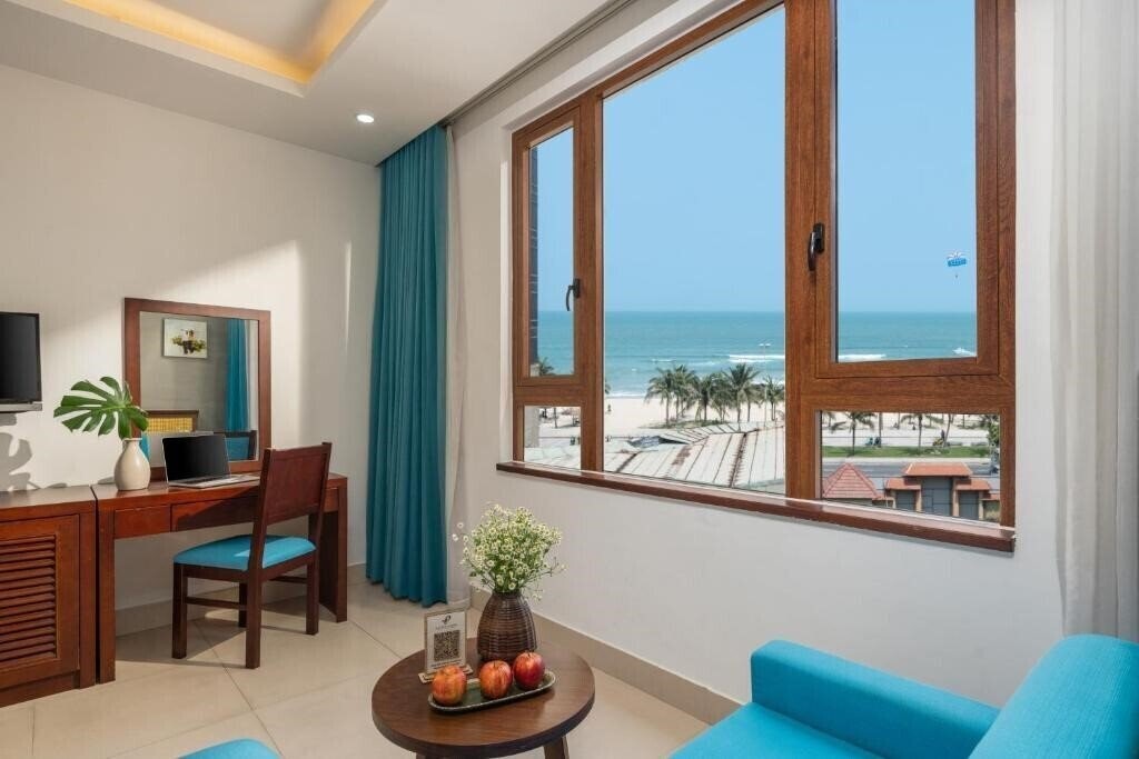 Отель Platinum Beach Hotel 3*