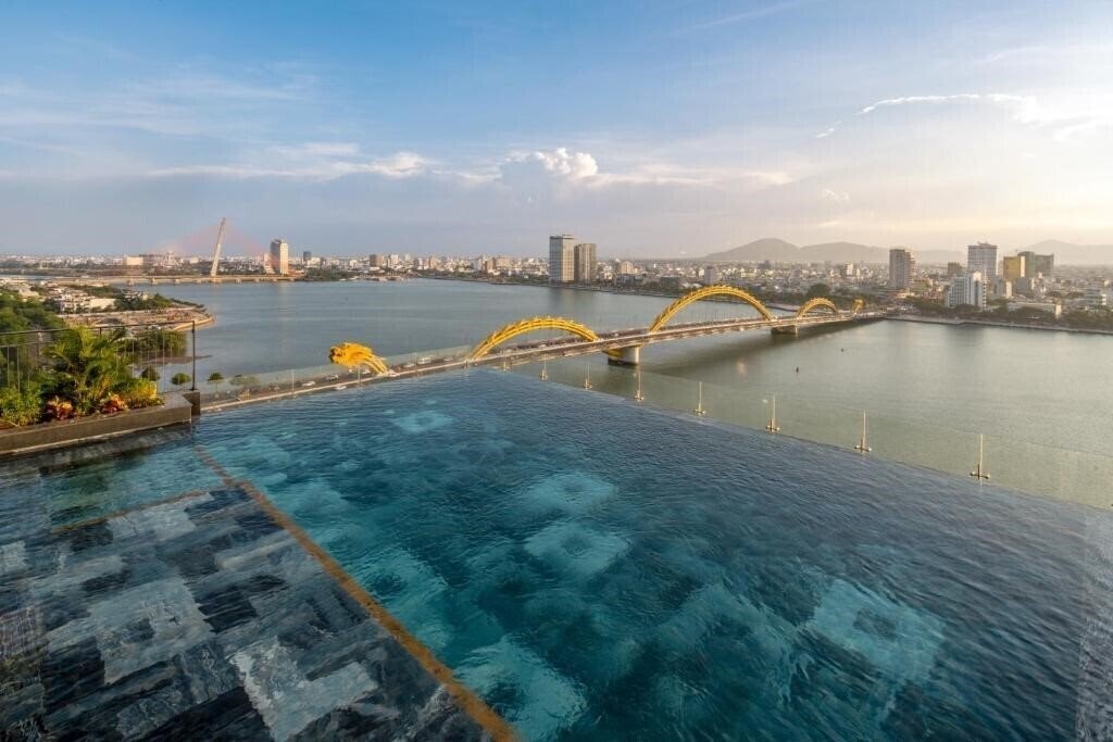 Caro Premium Danang Hotel 4* фотосуреті