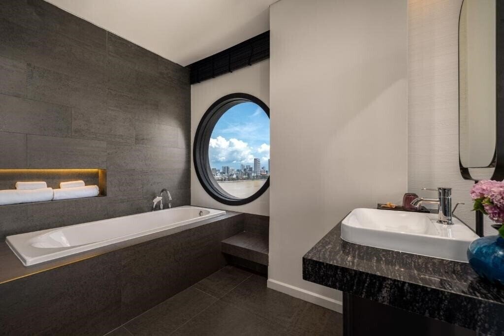 Caro Premium Danang Hotel 4* суреті