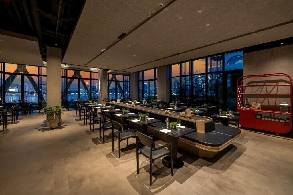 Caro Premium Danang Hotel 4* суреті