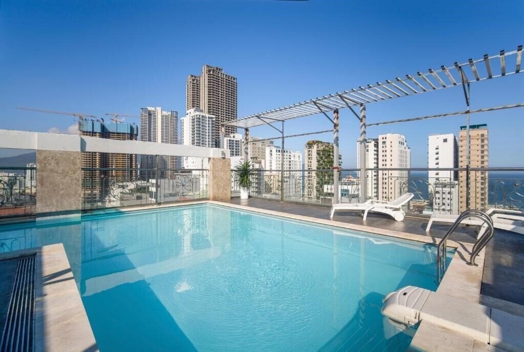 Отель Crystal Hotel 3*