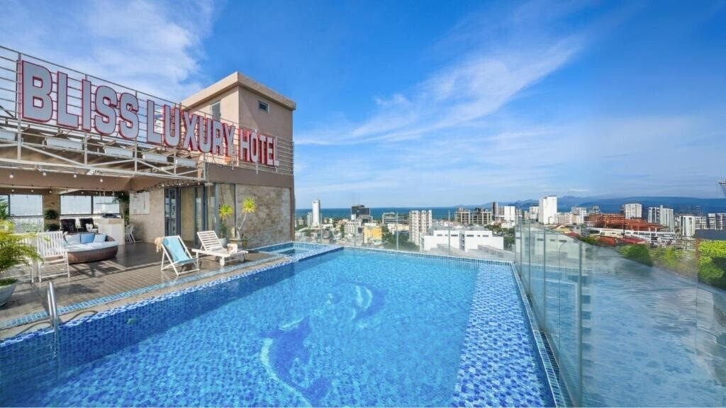 Bliss Luxury Hotel Danang (ex. Bliss Luxury Hotel & SPA Da Nang, Grand Sunrise 3 Hotel) 4* қонақ үйі