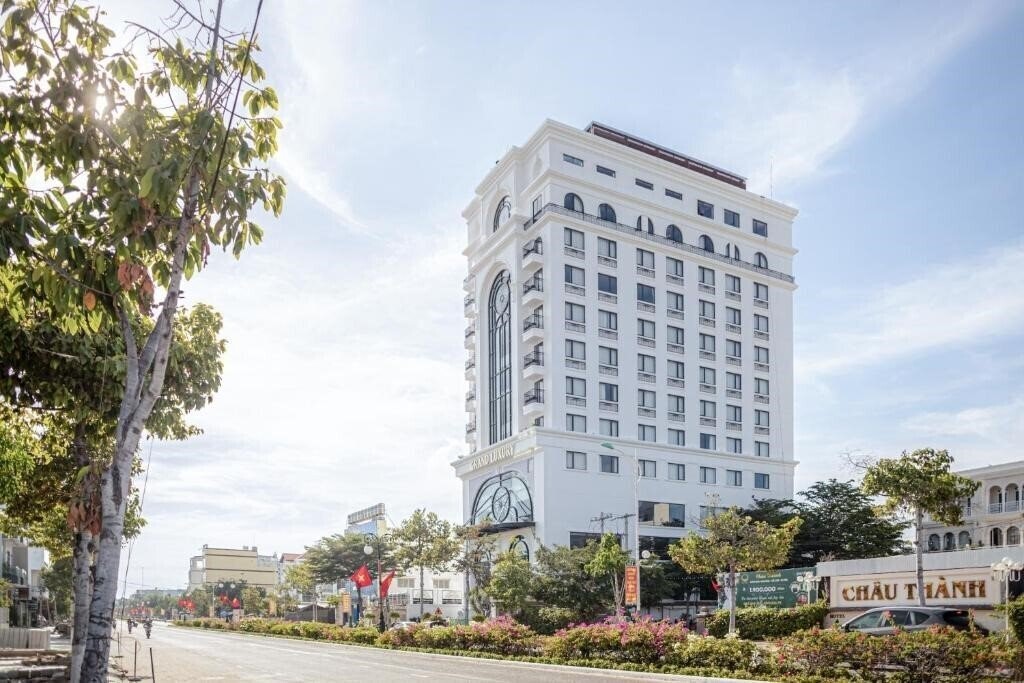 Отель Grand Luxury Hotel 4*