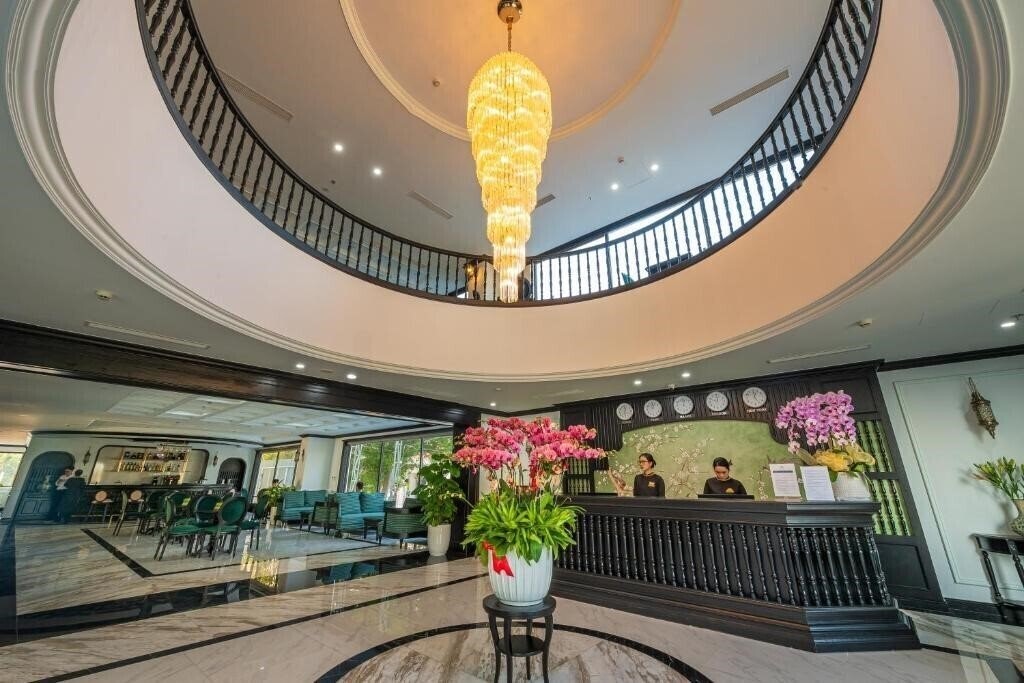 Фото Grand Luxury Hotel 4*