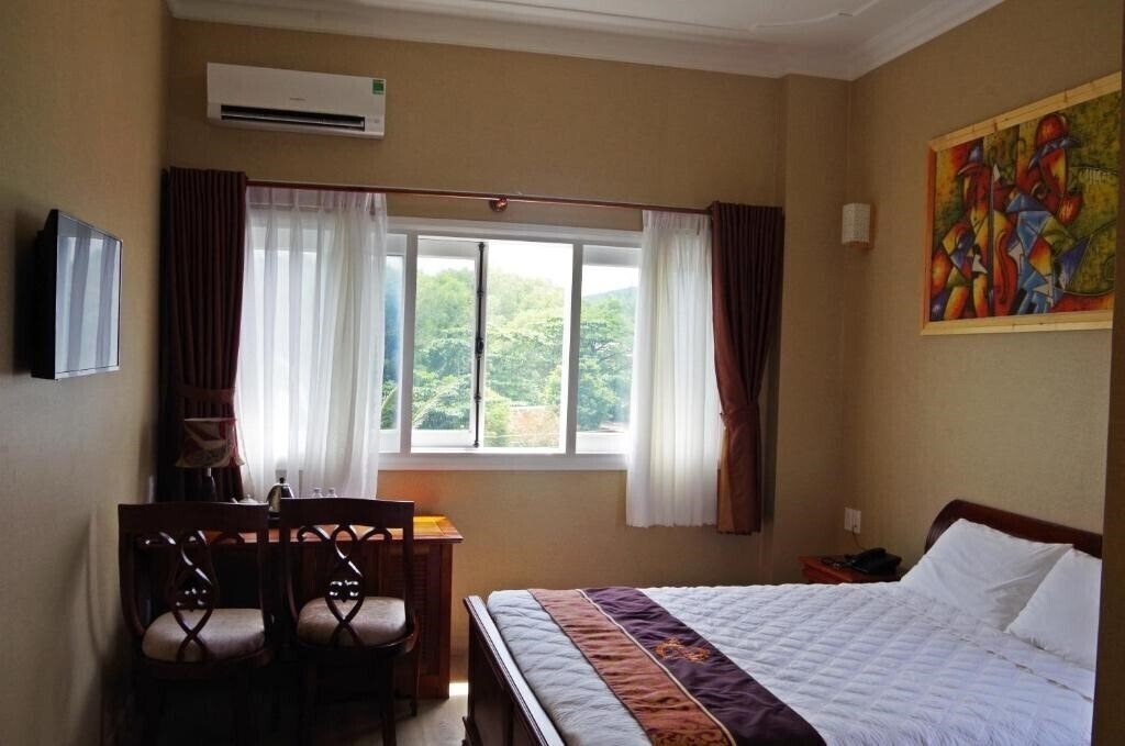 Ngoc Chau Hotel 3* суреті