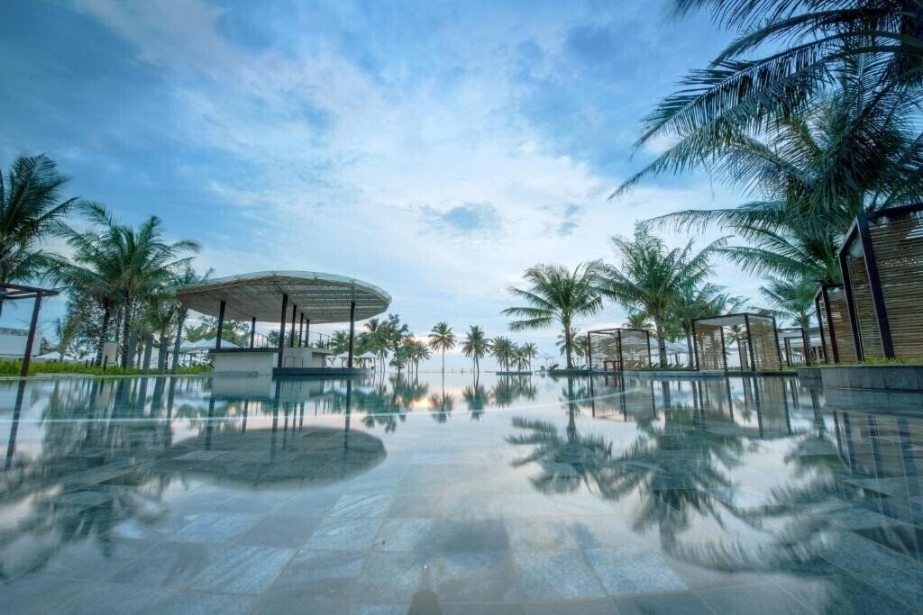 Sol By Melia Phu Quoc 5* суреті