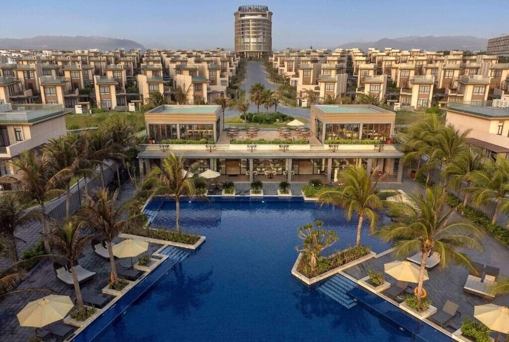 Отель Wyndham Garden Cam Ranh Resort 5*