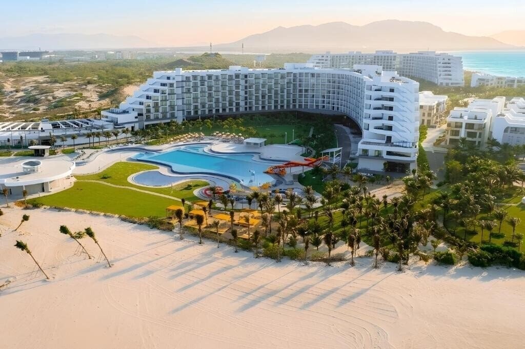 Отель Fun&Sun Senses Lugano Resort 5*