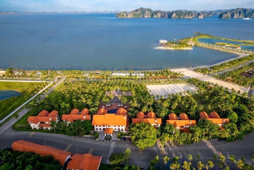 Tuan Chau Resort 4* қонақ үйі