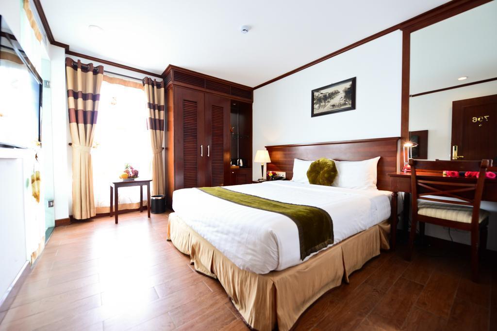 May De Ville Old Quarter 3* қонақ үйі