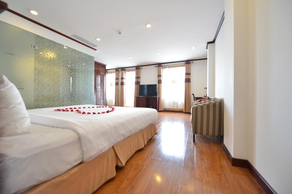 May De Ville Old Quarter 3* суреті