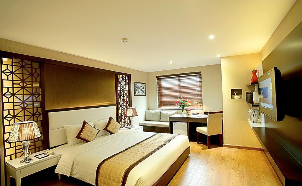 Отель Skylark Hotel 3*