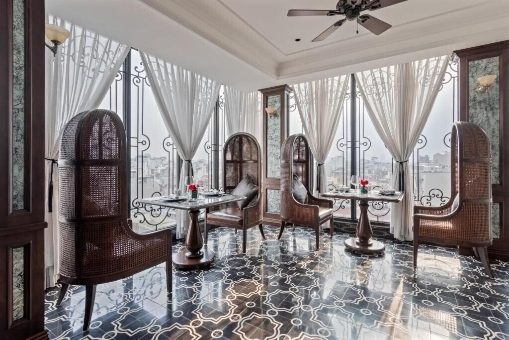 Essence Hotel 3* суреті