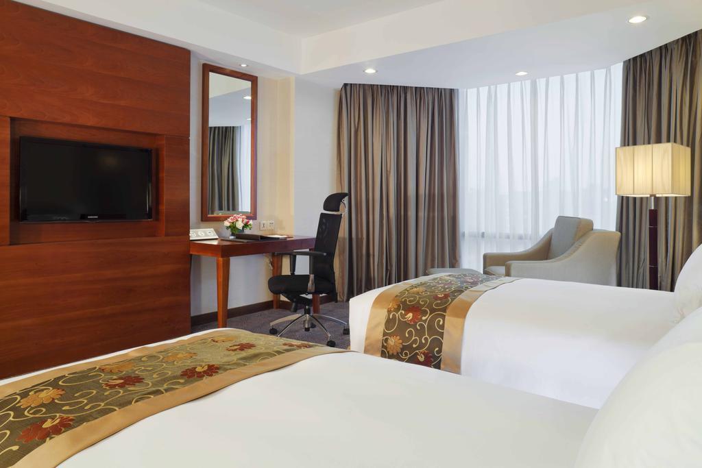 Crowne Plaza West Hanoi 5* суреті