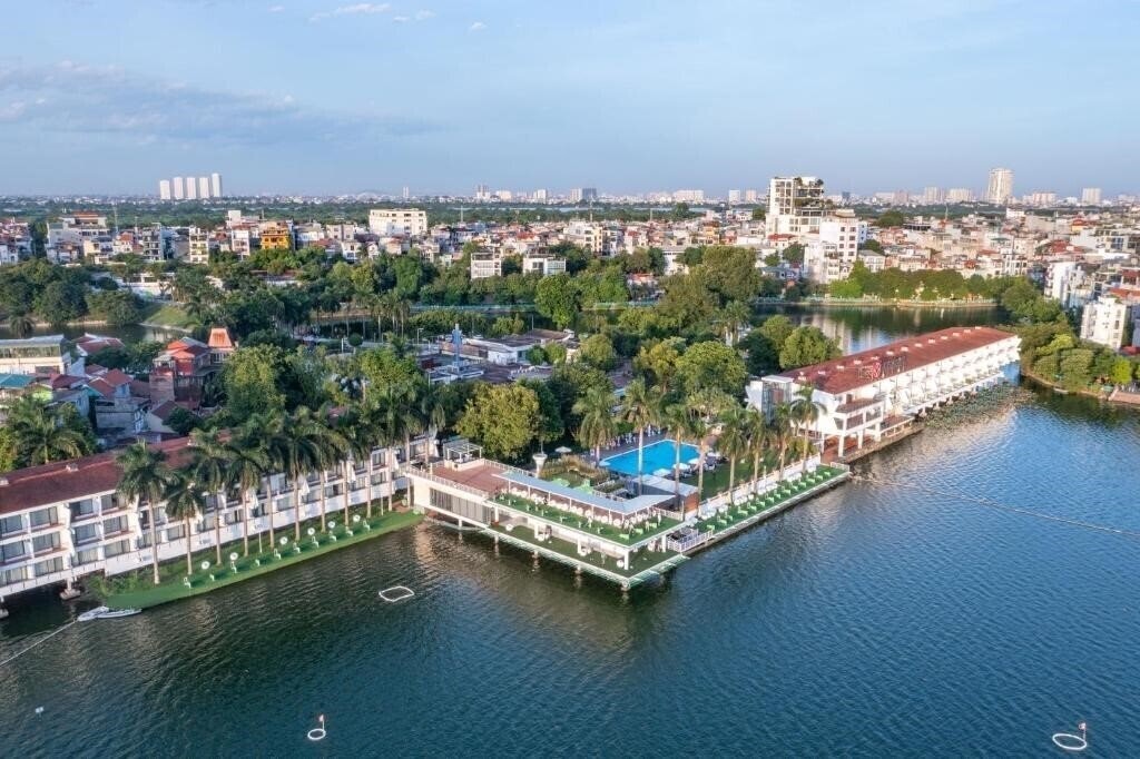 Отель Thang Loi Hotel 4*