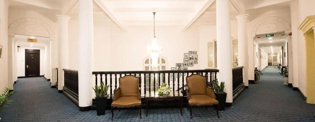 Hoa Binh Palace 4* суреті