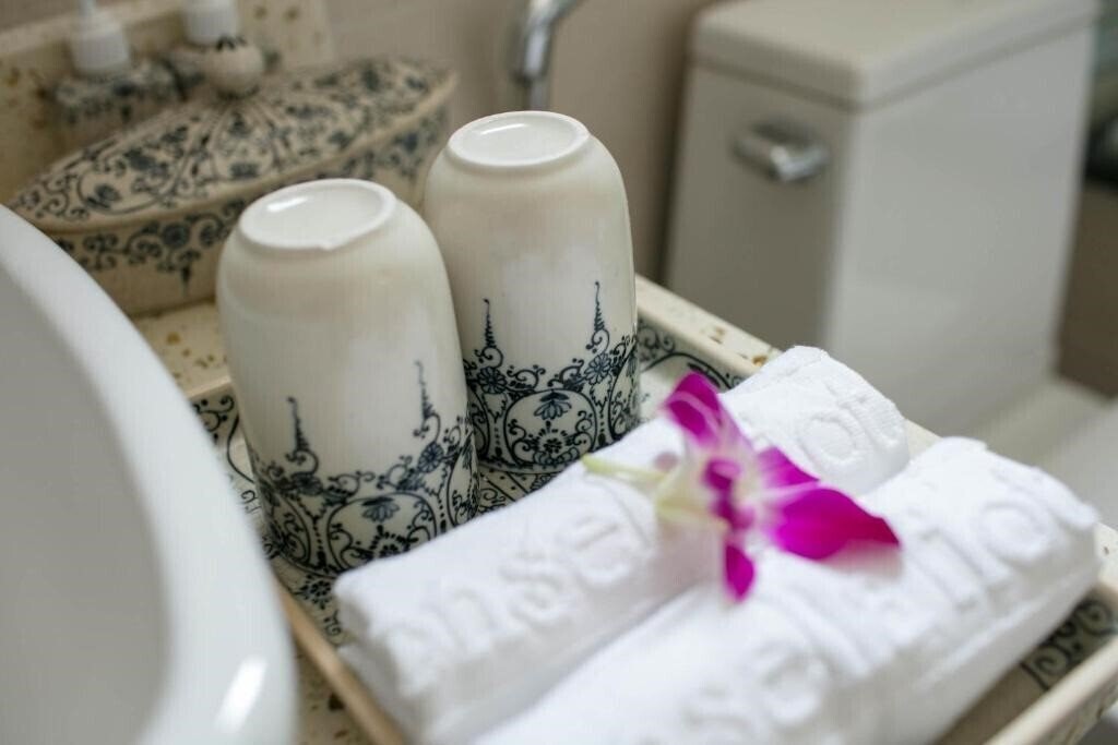 Bonsella Hotel 3* фотосуреті