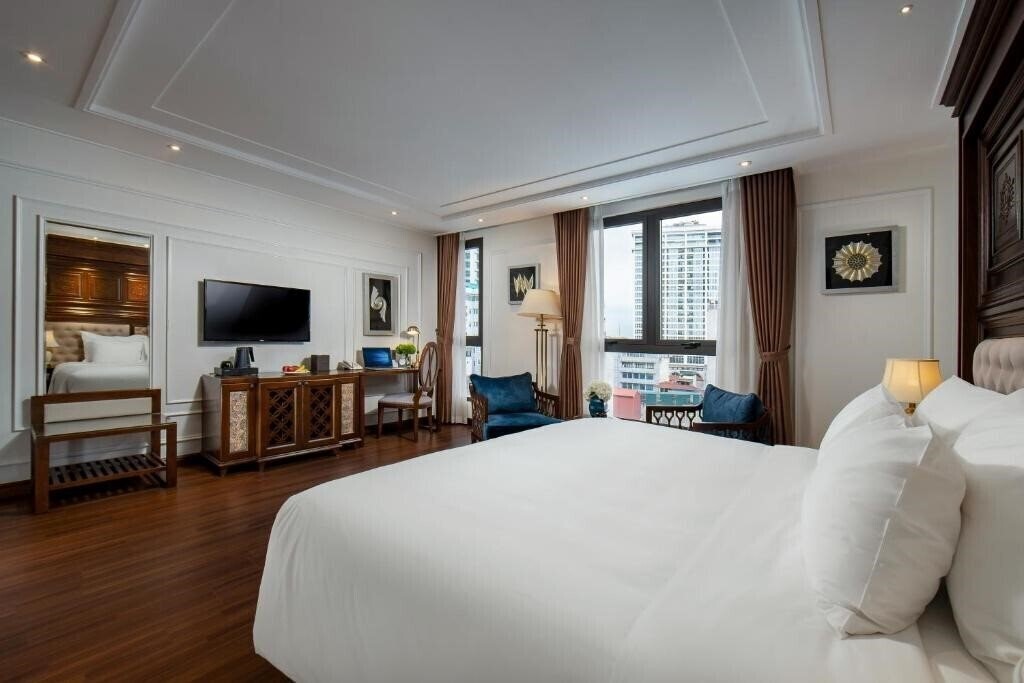 The Q Hotel 4* фотосуреті