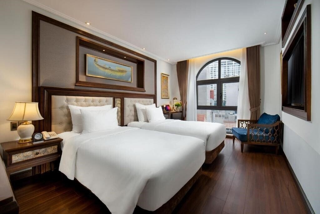 The Q Hotel 4* суреті