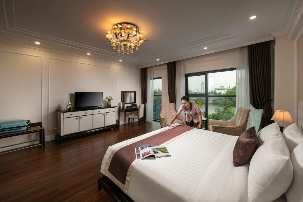 Отель Adonis Hotel 3*