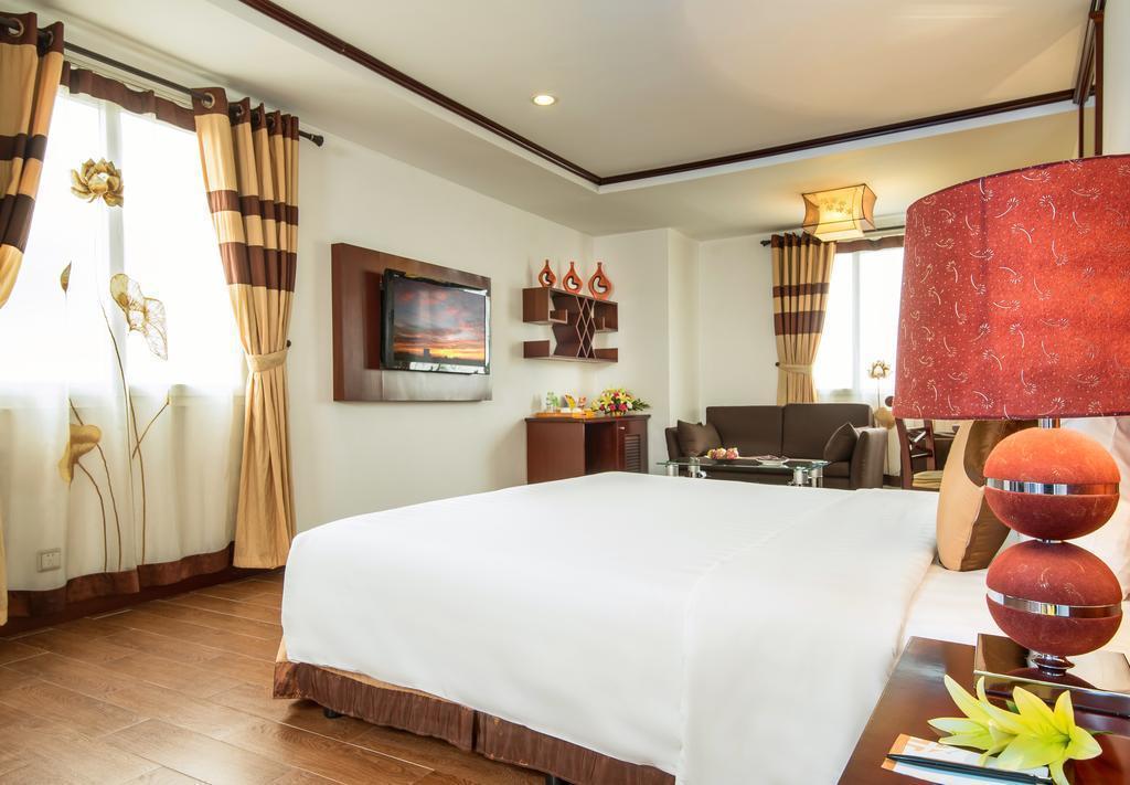 Отель May de Ville City Centre 4*