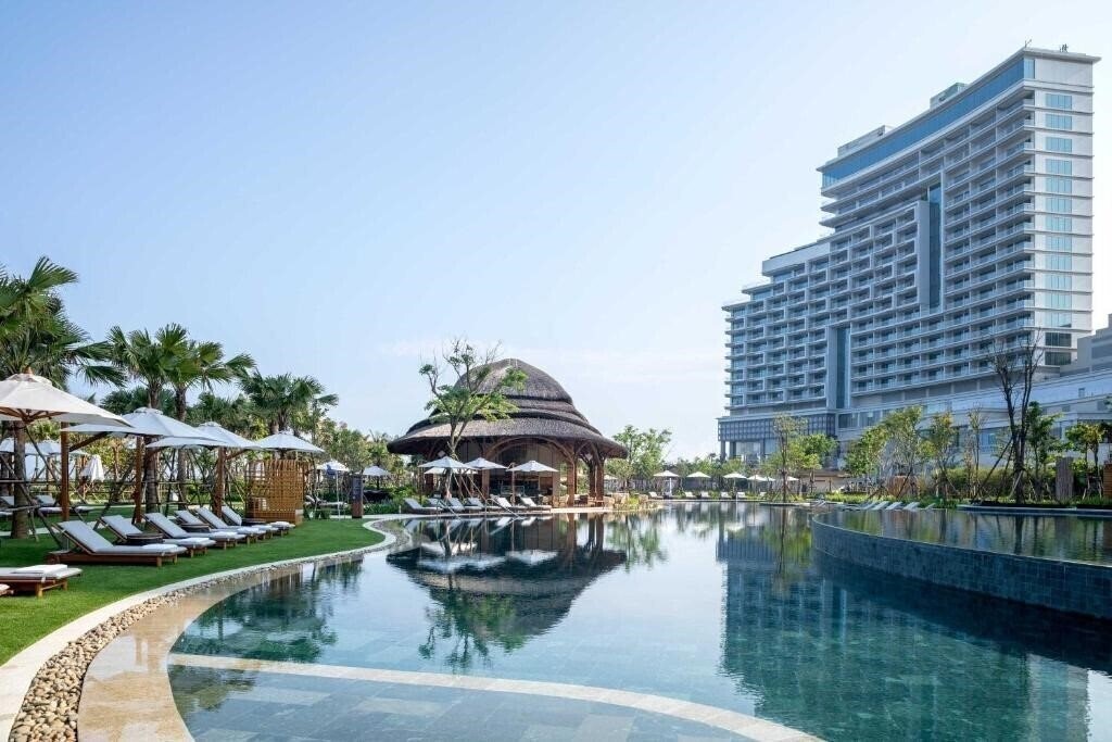 Изображение Hoiana Hotels & Suites 5*