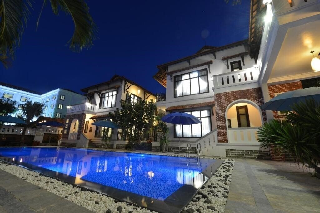 Отель TTC Hotel Hoi An (ex. Hoi An Emerald Waters Hotel & SPA) 3*